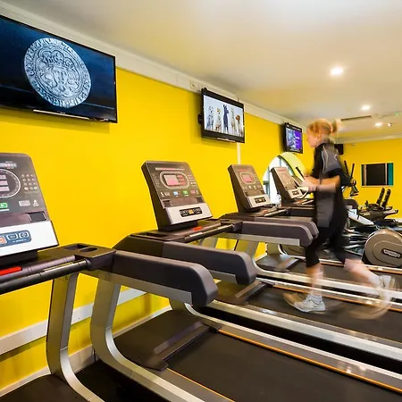 Carnbeg & 4* Dundalk