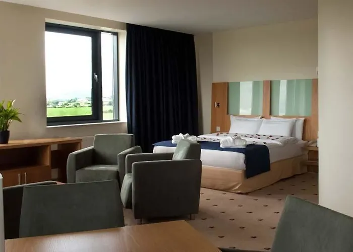 Hotel Carnbeg & Dundalk